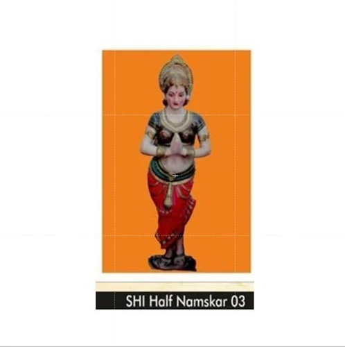 Welcoming Fiber Statue